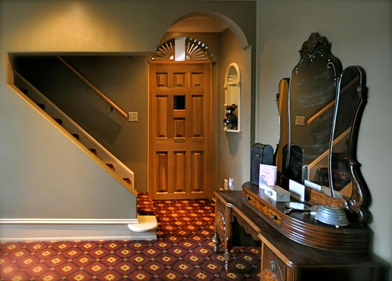 Creighton Manor Inn Bed & Breakfast Orillia Luaran gambar