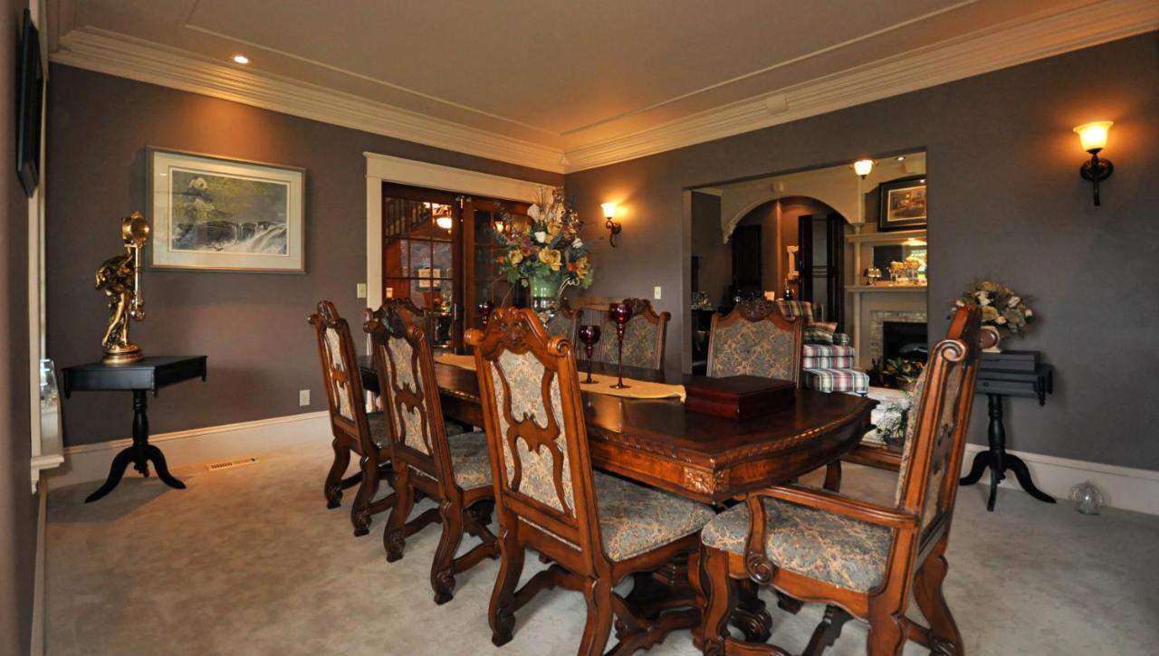 Creighton Manor Inn Bed & Breakfast Orillia Luaran gambar