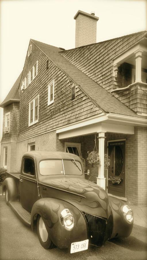 Creighton Manor Inn Bed & Breakfast Orillia Luaran gambar