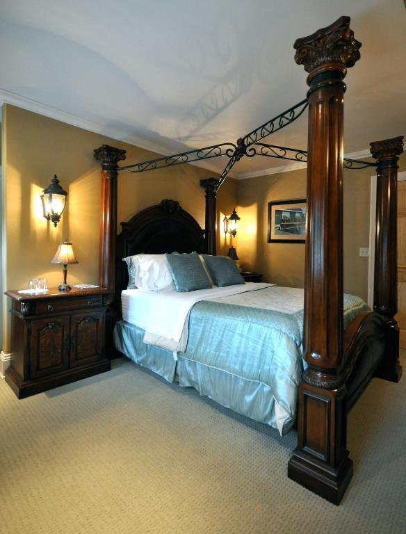 Creighton Manor Inn Bed & Breakfast Orillia Luaran gambar