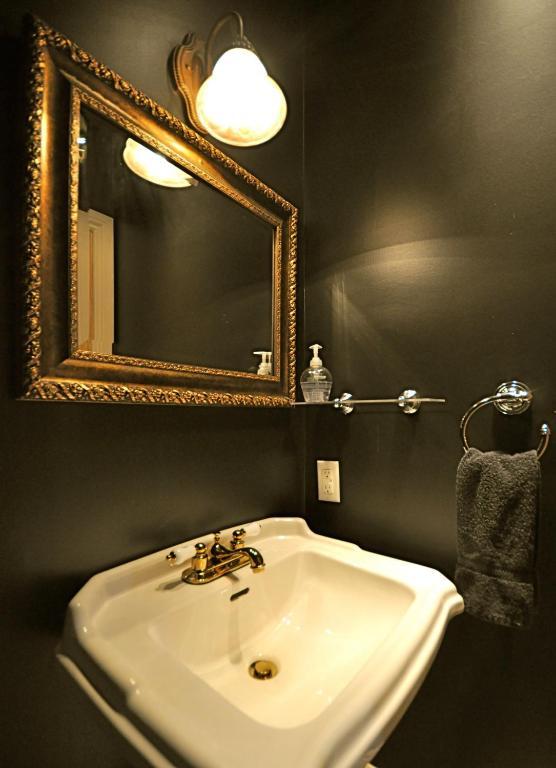 Creighton Manor Inn Bed & Breakfast Orillia Luaran gambar