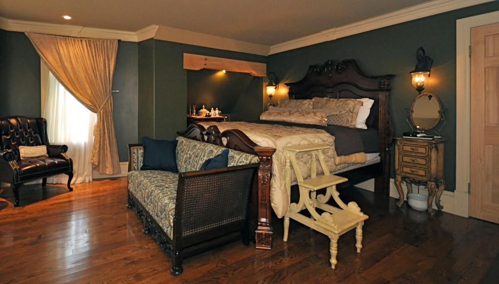 Creighton Manor Inn Bed & Breakfast Orillia Luaran gambar